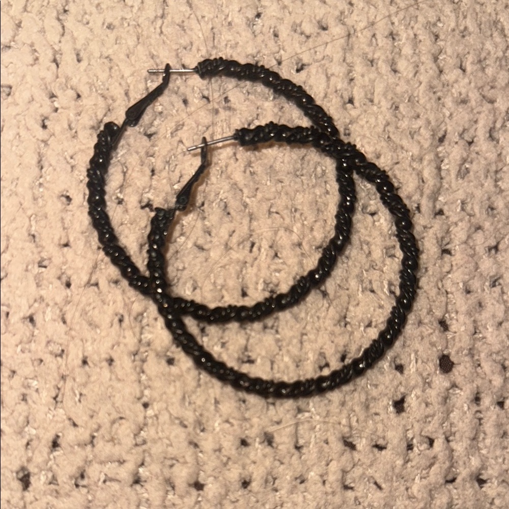 Forever 21 Black Minimalist Hoop Earrings
